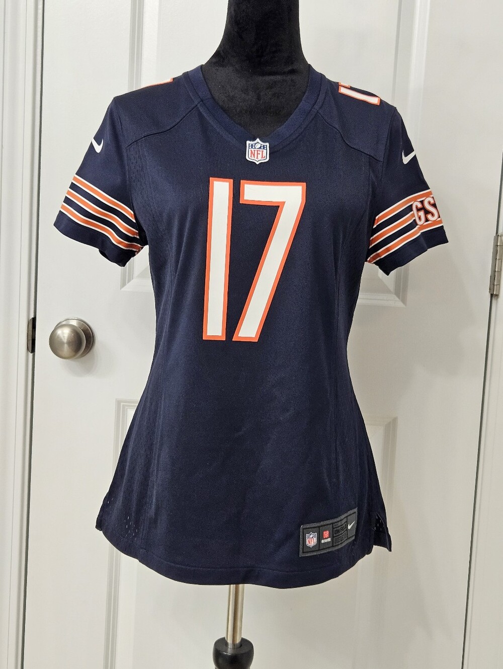 Nike Women's Chicago Bears #17 Football Jersey - Med